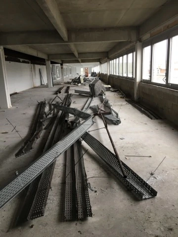 Curage de plateau de bureaux avant réhabilitation